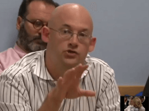 Clay Shirky on Internet Issues Facing Newspapers   YouTube