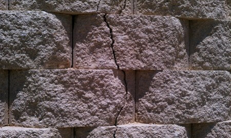 Cracked retaining wall at the Heights of Crownridge in San Antonio